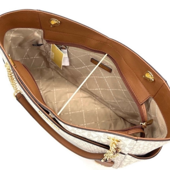 Michael Kors Large X Chain
Shoulder Tote Bag & Double Wallet
Vanilla/Brown - Picture 6 of 16